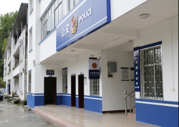 弃岗之思:公务员联考报名后审慎抉择与理性出路警校报考咨询 | 警小靖信息站警校报考咨询